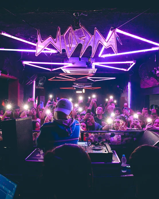Meow — atmosfera
